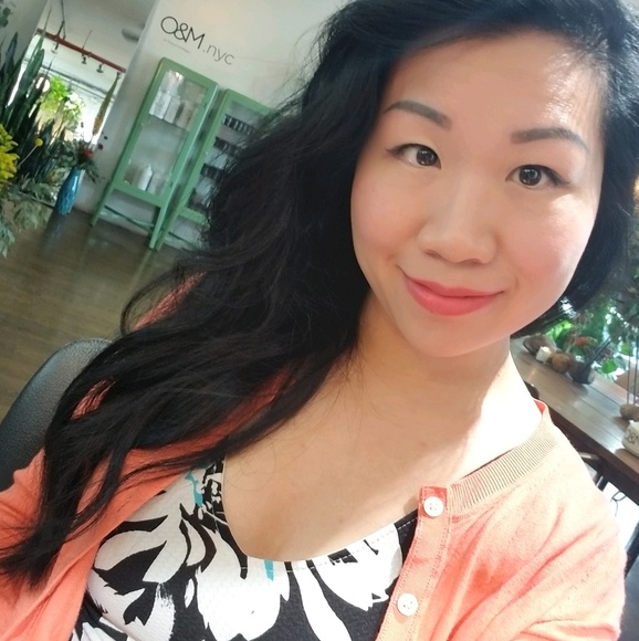 Meet your Posher, Melissa - Picture 1 of 1